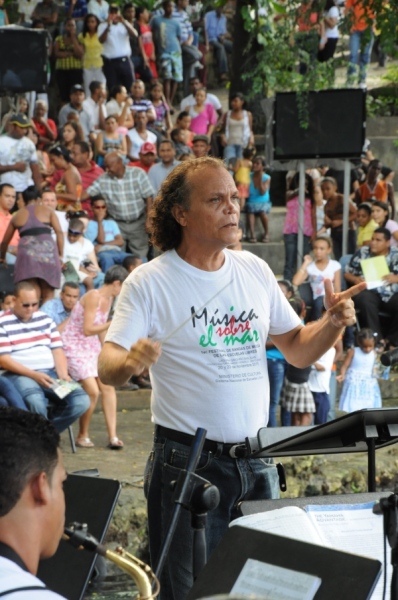 Aristides dirigiert in Río San Juan