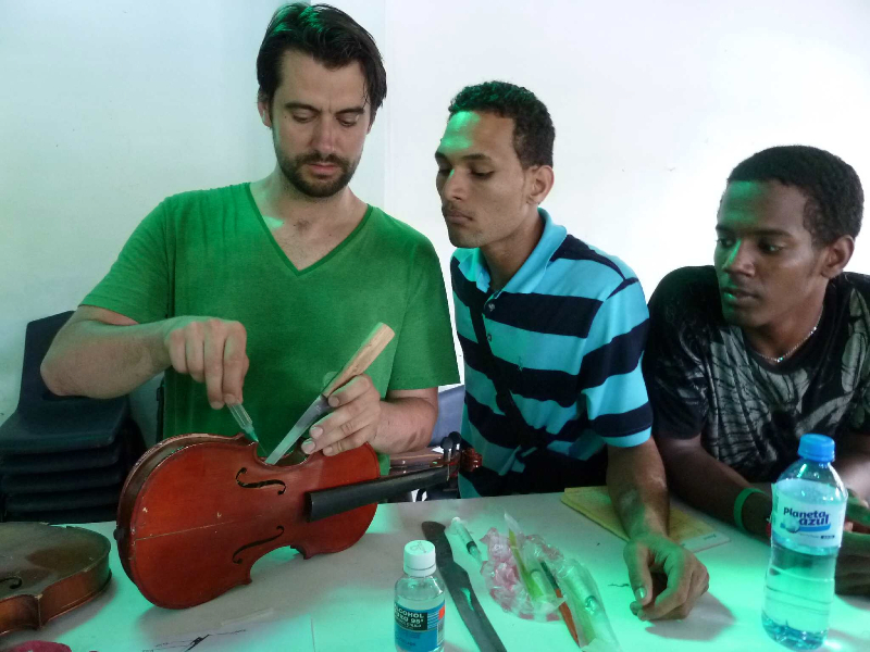 Violine öffnen