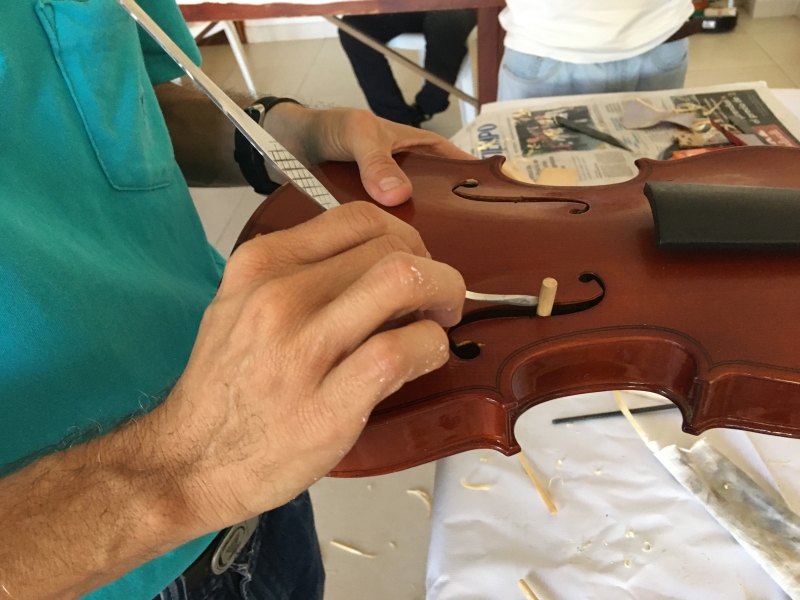 Stimmstock stellen