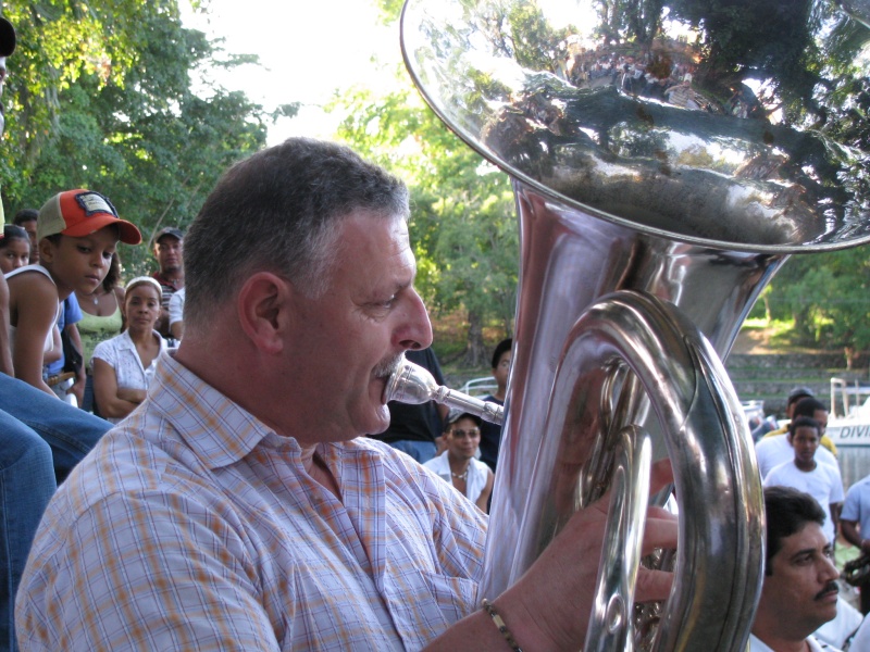 Ueli Nussbaumer an der Tuba