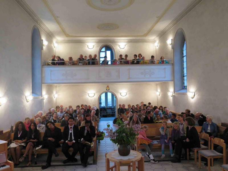 Volle Kirche